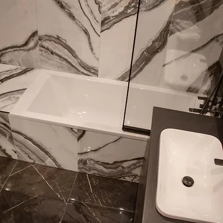 Royal 2 On Shevchenka 38 Str * Lviv