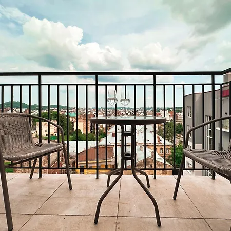 Royal 2 On Shevchenka 38 Str 아파트 리비프