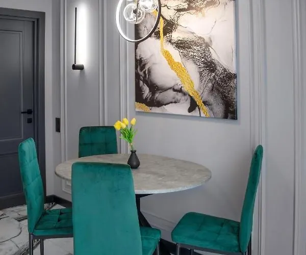 Royal 2 On Shevchenka 38 Str * Leópolis