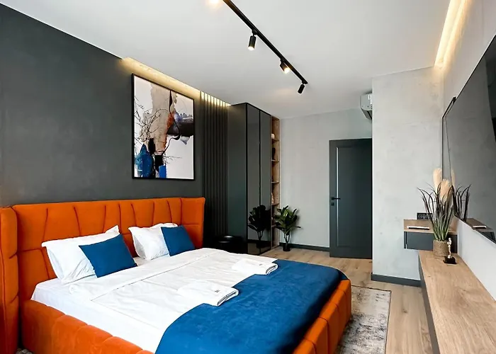 Royal 2 On Shevchenka 38 Str